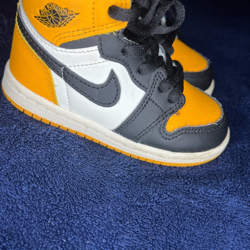 Vguc used condition toddler size 7c Jordan’s.